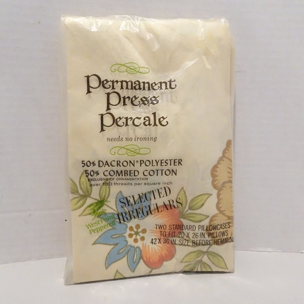 West Point Pepperell Vintage NOS 2 Standard Pillowcases Cream Large Floral Print